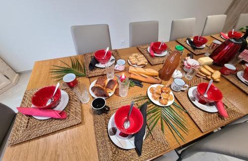 Lye House | Gîte spacieux près du zoo de Beauval avec cour privative, terrasse, et équipements complets - FR-1-591-371