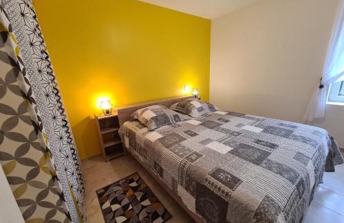 Lye House | Gîte spacieux près du zoo de Beauval avec cour privative, terrasse, et équipements complets - FR-1-591-371