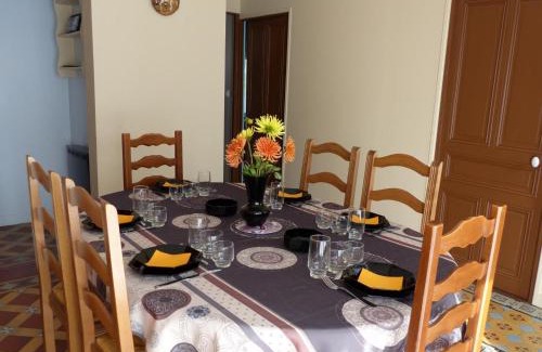 Molinet House | Gîte tout confort à Molinet, climatisé, avec cour close et proche de la Voie Verte ! - FR-1-489-253