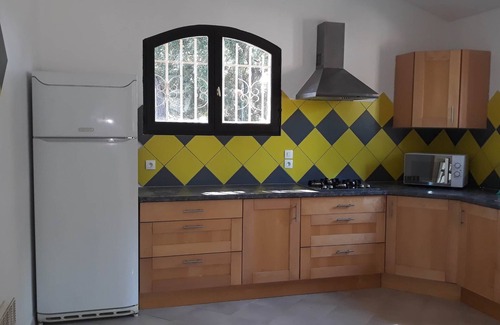 La Londe-les-Maures Apartment | Gîte Villa Sous Les Pins