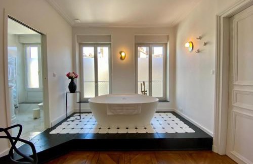 Epinal Apartment | Gîte Vosges en Ville luxueux appartement Duplex avec sauna espace bien être au centre d'Epinal