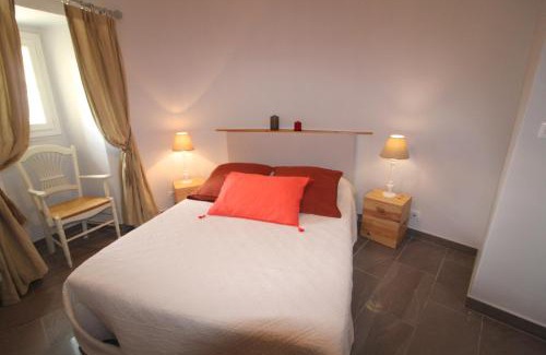 Grospierres Apartment | Gîtes Château de la Selve