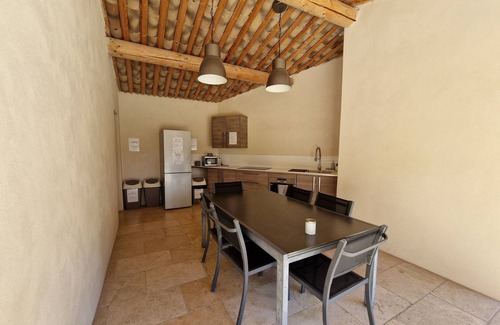 Saumane-de-Vaucluse Other | Gîtes de Groupe Pour 22 p/Magnifique Mas Provençal Proche Isle sur la Sorgue