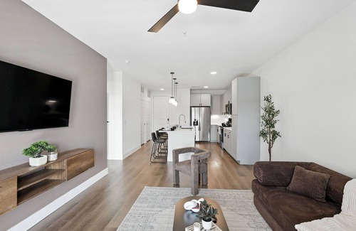 Fort Worth Condo | G101 Cozy & Stylish 1BD Near Stockyards Resort Style Amenities, Golf Sim