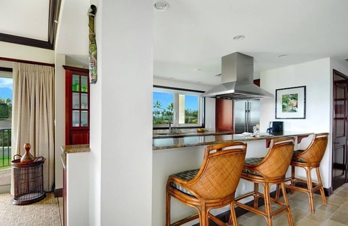 Wailua Condo | G301 - Extra Large Ocean View Corner Suite in Kapaa, Steps to Beach, AC, Pool!