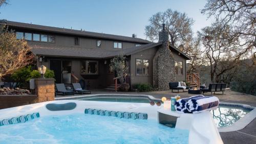 Santa Rosa House | Gable by AvantStay Beautiful 3.5 Acre Oasis w Gorgeous Views Pool Hot Tub