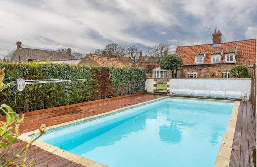 Great Snoring House | Gable End