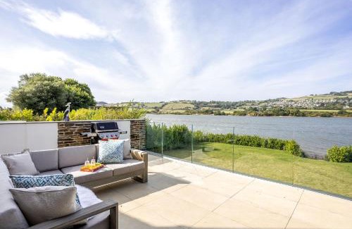 Combeinteignhead House | Gable View - Luxury Riverside Sanctuary