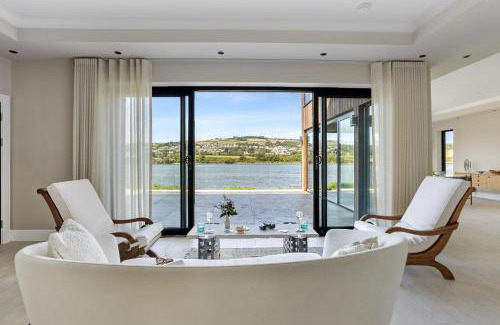 Combeinteignhead House | Gable View - Luxury Riverside Sanctuary