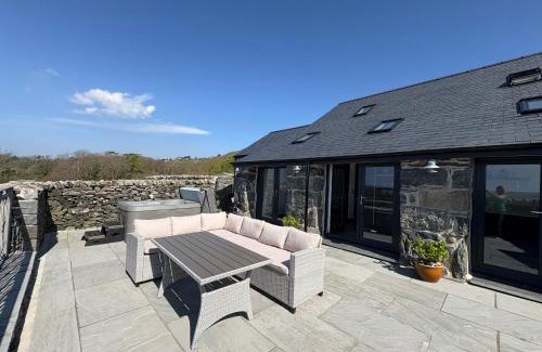 Llanfair House | Gaerau Bach