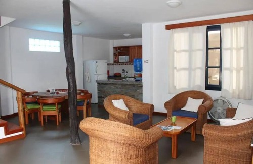Bahia de la Academia House | Galapagos Cottages - Two-Bedroom House