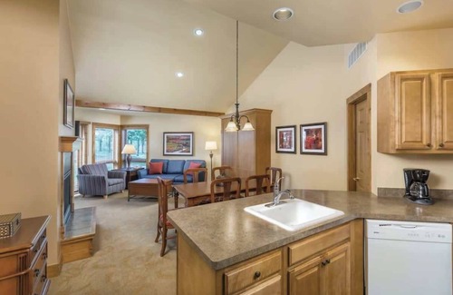 Hanover Condo | Galena, 1 bedroom condo, fireplace!