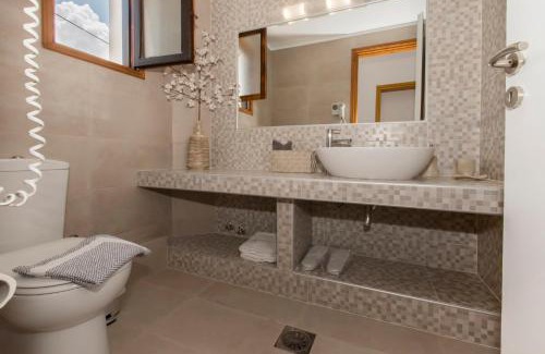 Milos Hotel | Galini