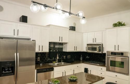 Fayetteville Apartment | Gallery Guest
