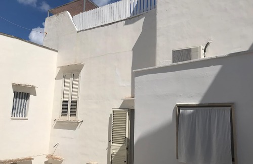 Gallipoli Historic Center Apartment | Gallipoli, sleeps 4, walking beach, sea view terrace.