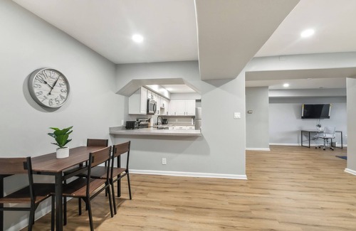 New Castle Apartment | Galloway 118 I Spacious Garden Style Retreat