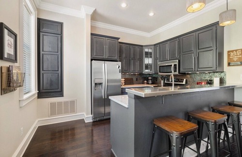 Fayetteville Apartment | Game Day Getaway - 1 Block to Dickson-Walk to UofA