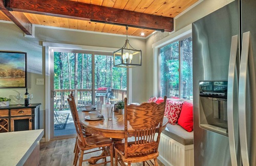 Arnold Cabin | Game Room & Deck: ‘Oso Cozy Cabin’ in Arnold!