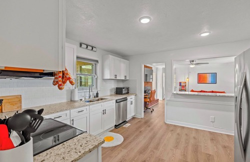 Augusta House | Game Room ~ Huge Yard w/Firepit ~ Kid Friendly ~ 4 BR, 5 Beds, Large Home