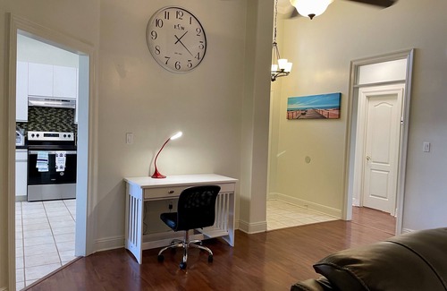 Long Beach House | GaMe RoOm, Sleep 12, Colorful Back Yard, Beach(A)