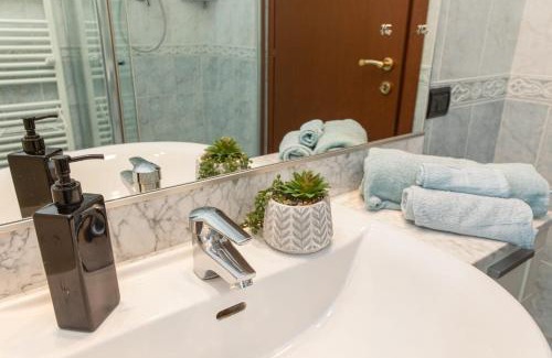 San Faustino-Madonnina-Quattroville Apartment | Ganden's Flat