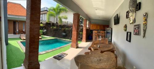 Batu Bolong House | Gangga Guest House