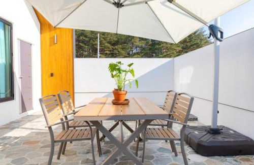 Jumunjin-eup House | Gangneung JD Private Pool Villa