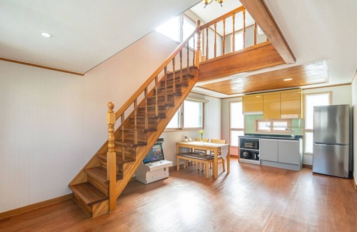 Gapyeong House | Gapyeong Arom Spa Pension