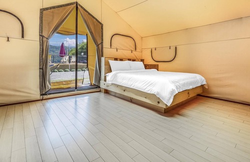 Gapyeong House | Gapyeong Cheongchun Glamping & Caravan