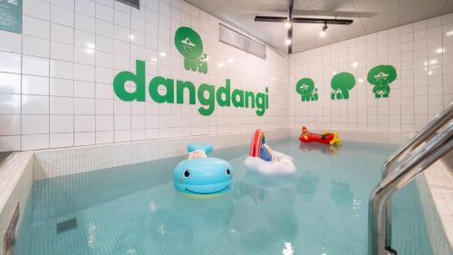 Gapyeong House | Gapyeong Dangdangi Pet Poolvilla Blue