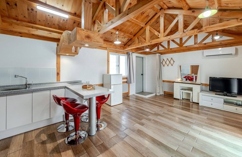 Oeseo House | Gapyeong Iris Pension