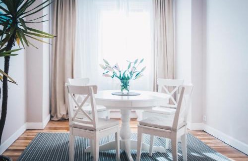 Castanos Apartment | Garai Apartment by People Rentals