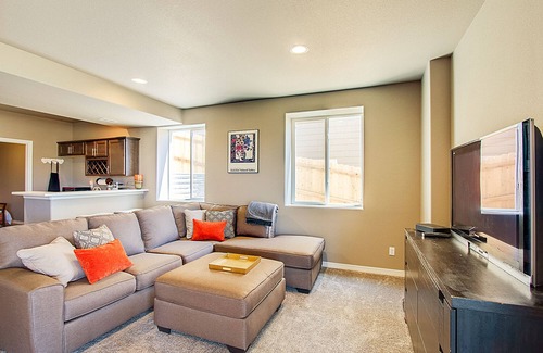 Security-Widefield Apartment | Garden Apartment with Mountain Views