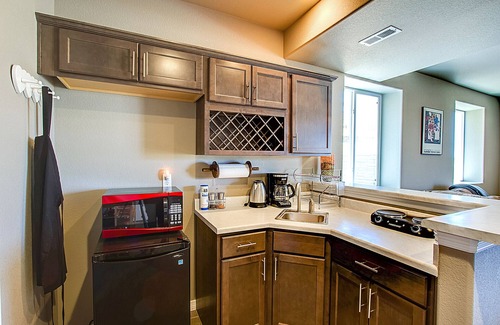 Security-Widefield Apartment | Garden Apartment with Mountain Views
