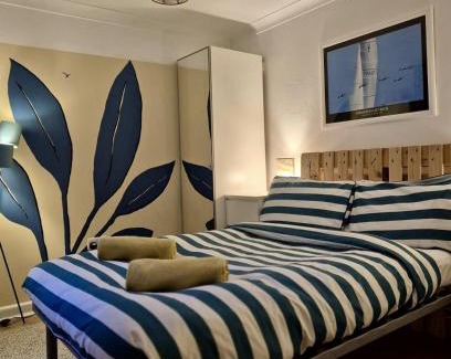 Southsea Apartment | Garden Apartment by the Pier