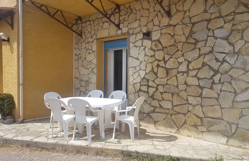 Sete Apartment | Garden apartment with private parking 10 minutes' walk from the town center