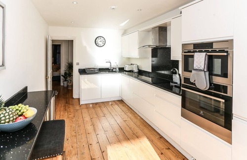 Bath Apartment | Garden Apartment with the hot tub