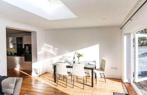 Bath Apartment | Garden Apartment with the hot tub