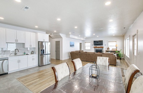 Sweetwater Cabin | Garden City Cabin w/Fire Pit: 2 Mi to Bear Lake!