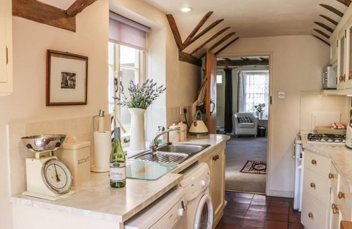 Ludwel Cottage | GARDEN COTTAGE, with open fire in Ludlow