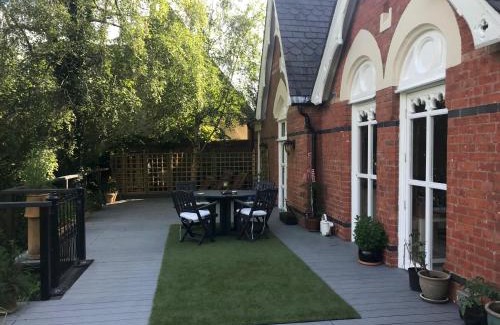 Rostrevor Apartment | Garden Double Room with own door access and bathroom
