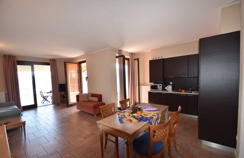 Oggebbio Apartment | Garden Flat by Lake Maggiore