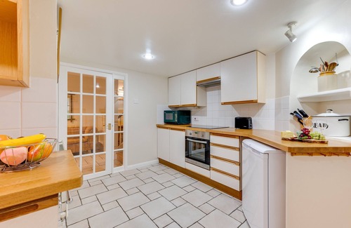 Sandwich House | Garden Flat - Two Bedroom House, Sleeps 3