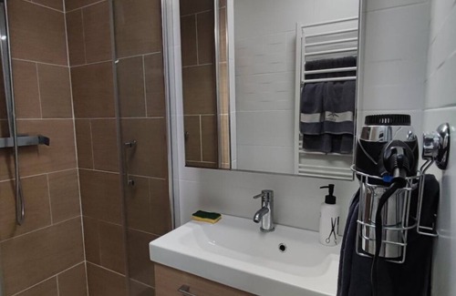 Istres Apartment | Garden-floor studio with air-conditioning.