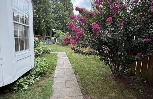 Montclair Apartment | Garden Hallow, Basement get away