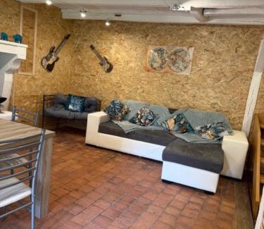 Saint-Benin-d'Azy Villa | Garden House
