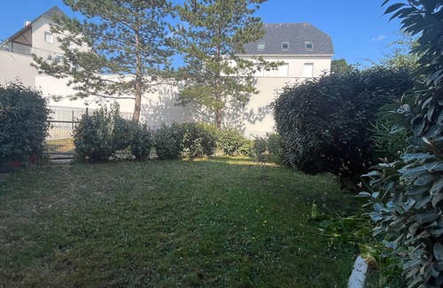 Le Croisic Apartment | Garden level 2-room with pool near station