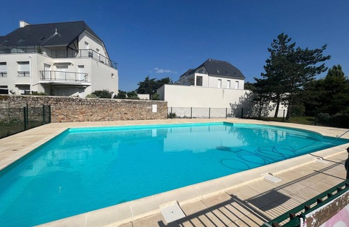 Le Croisic Apartment | Garden level 2-room with pool near station