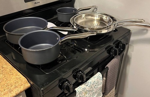 Cleveland Apartment | Garden-level 2BR Pet-friendly Near Downtown