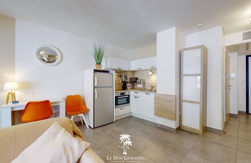 Carqueiranne Apartment | Garden level studio 500m from the port, beaches and shops